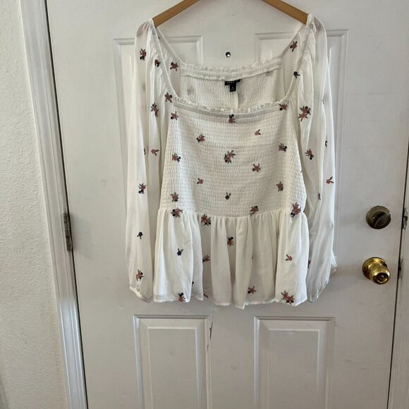 Torrid Woman's Plus-Size Floral Embroidered Smocked Peasant Blouse Sz 26 - Picture 5 of 10
